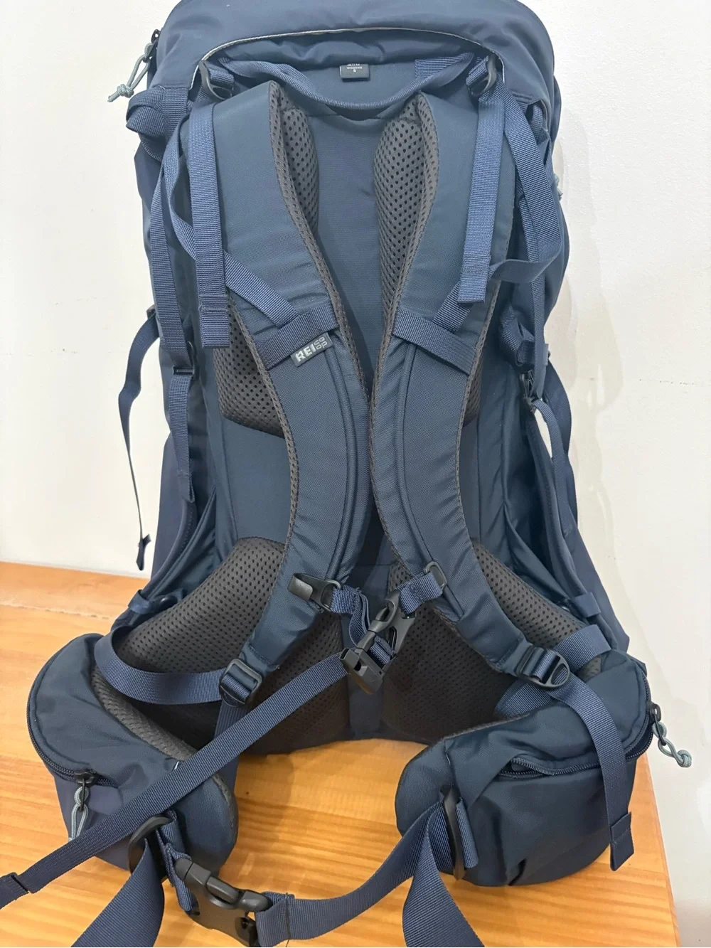 REI Co-op Traverse 32 Backpack in Dark Blue